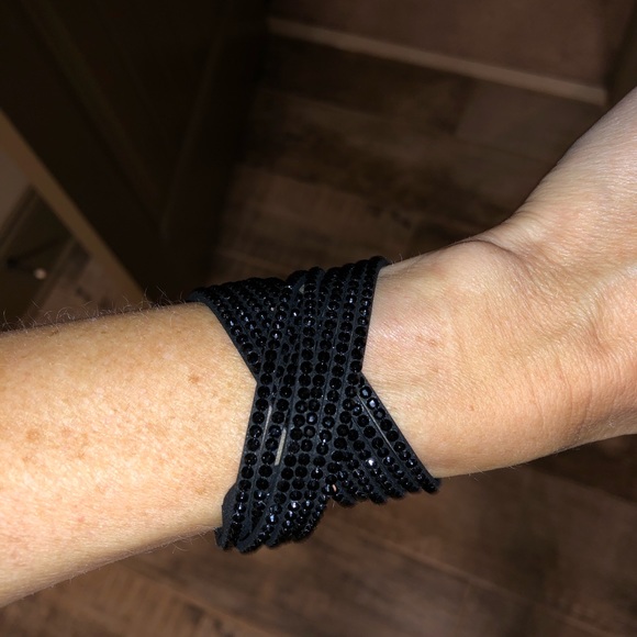 Another all black 6 strand 15’ leather wrap bracelet , new - Picture 4 of 8